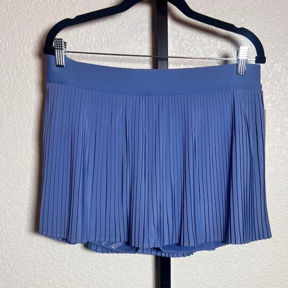 Lululemon Varsity HR Pleated Tennis Skirt Size 12 Periwinkle Blue Skort Pockets - Picture 1 of 9